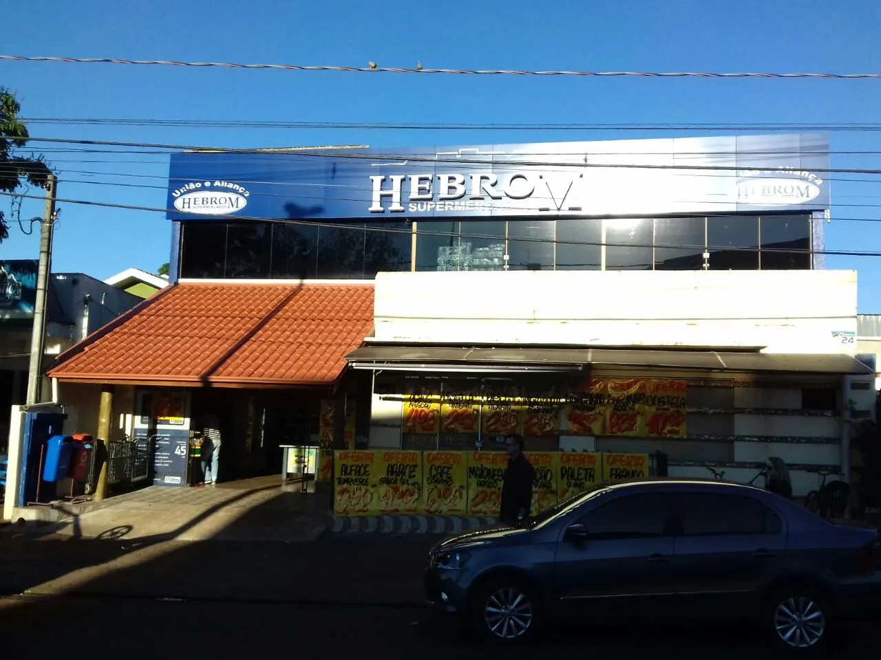 Fachada do Hebrom vista da avenida